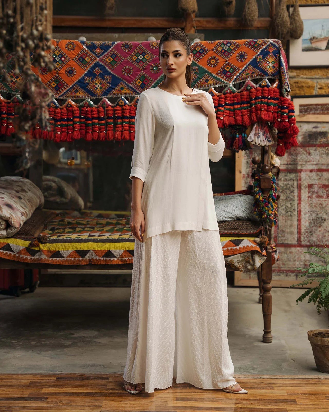 LHR - 01 Secondary image