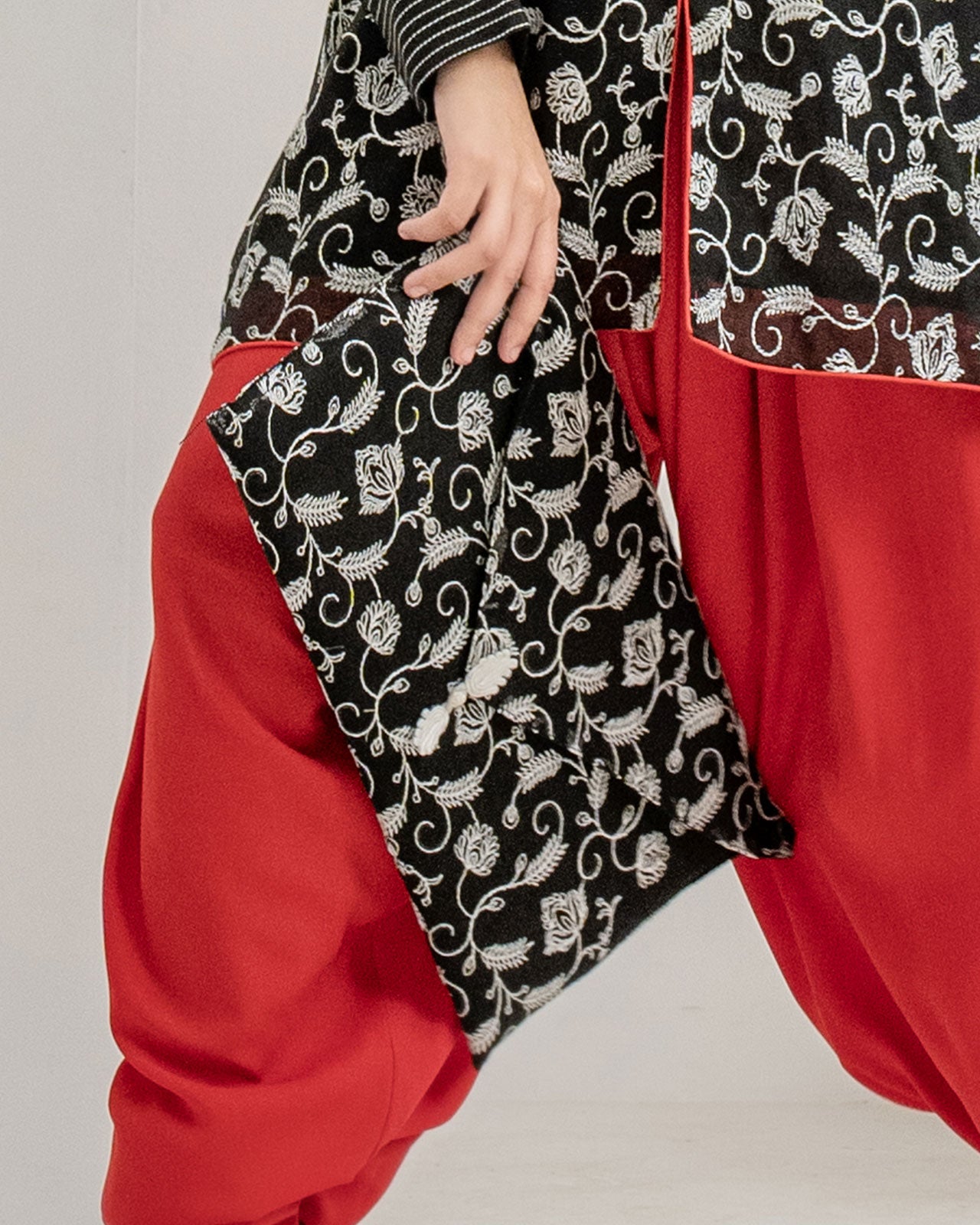 Black & White Envelope Bag