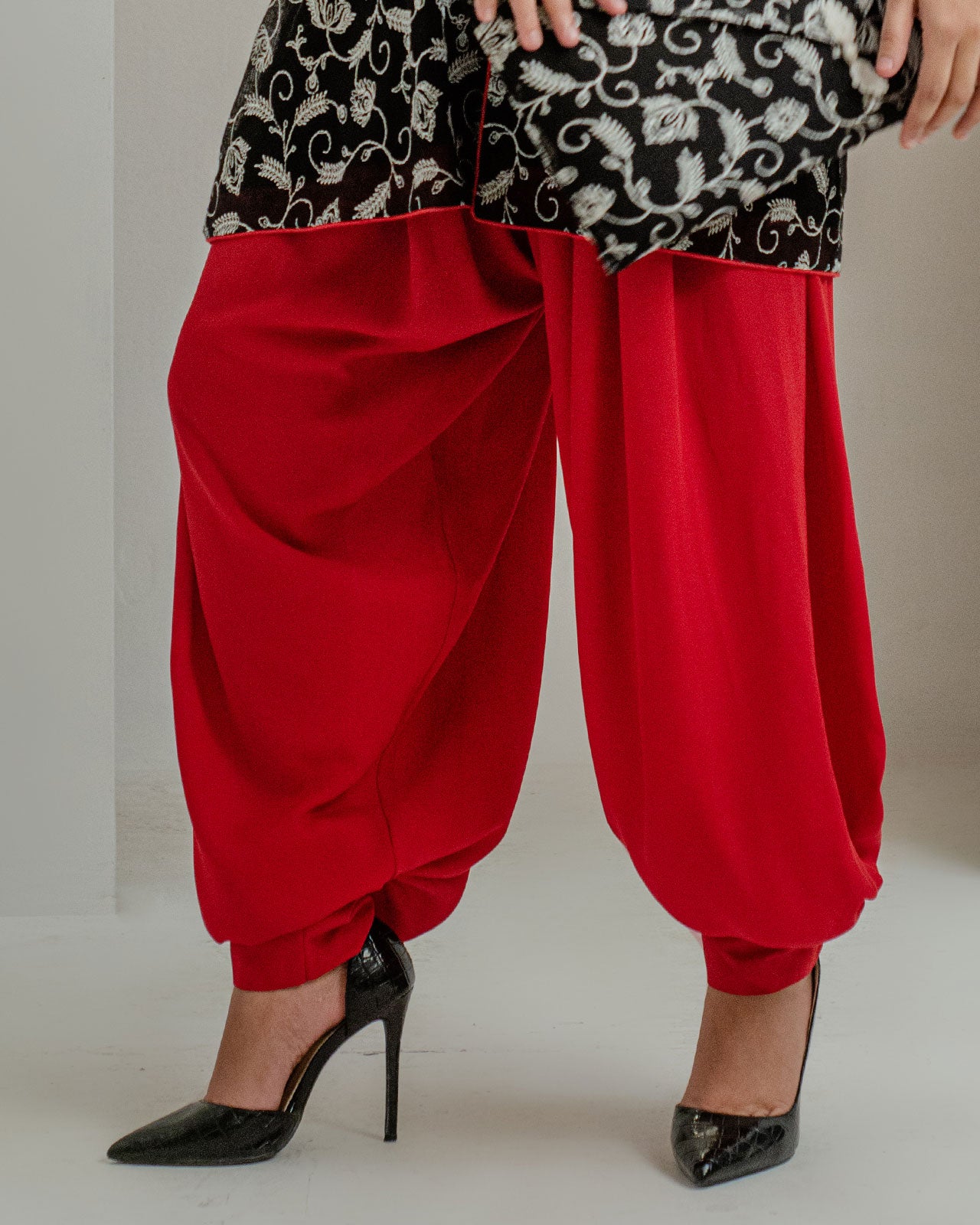 Balloon Pants Main image