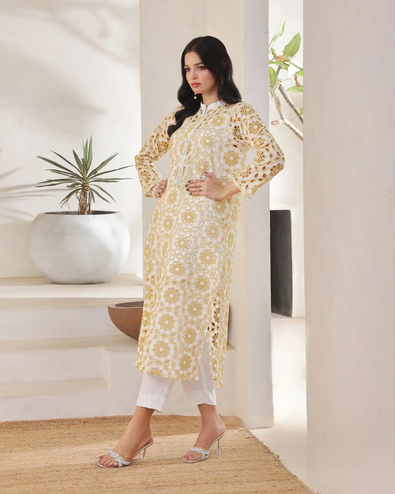 LAJ - 01 -Zananii Main image